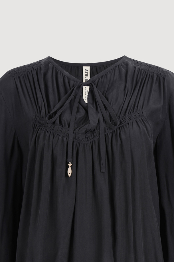 LUCKY CHOUETTE - 블라우스 - [Atelier] Shirring Point Long Sleeve Blouse (black)