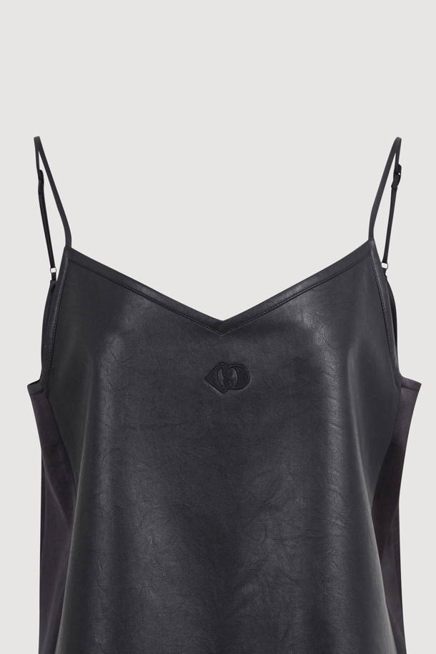 LUCKY CHOUETTE - 블라우스 - Fake Leather Satin Top (black)