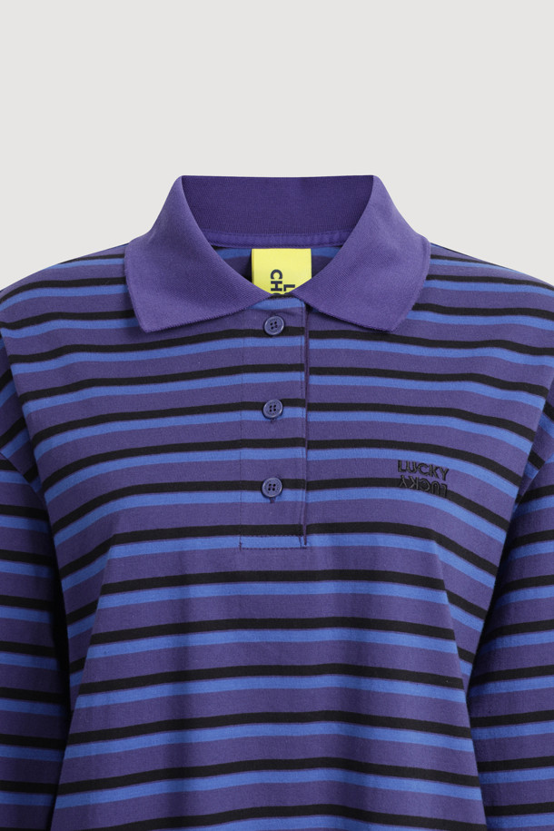 루즈 핏 PK 티셔츠 (퍼플)는 캐주얼한 무드의 데일리룩을 위한 아이템입니다. 니트 카라 디자인에 긴 소매, 루즈핏과 세미 박시 핏으로 편안한 착용감을 선사합니다. 가슴 왼쪽의 자수 포인트와 넉넉한 사이즈, "LUCKY" 레터링 자수가 특징이며, 스트라이프 패턴으로 포인트를 더했습니다. 동네 마실룩이나 카페룩, 캐주얼, 미니멀, 프레피 스타일을 연출하기에 좋습니다.
