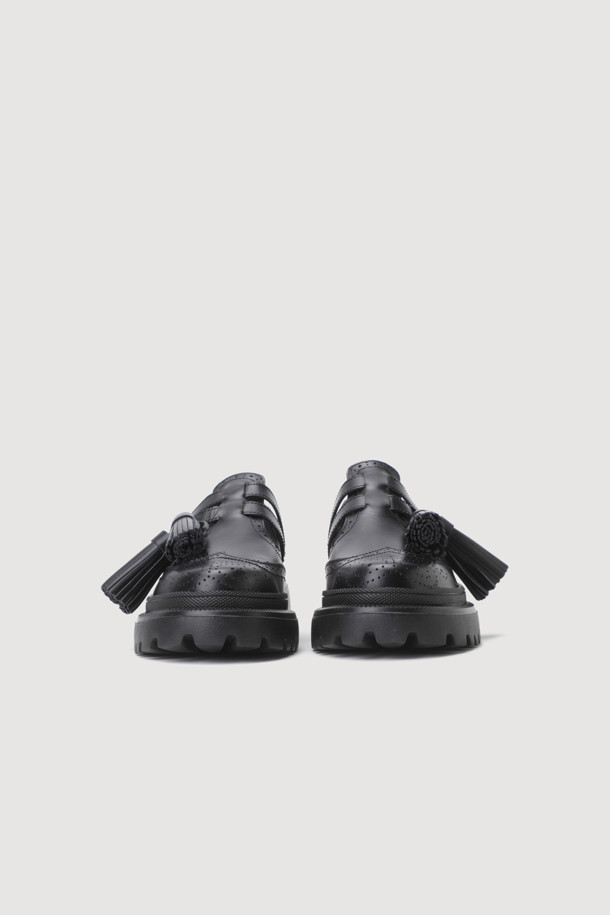 LUCKY CHOUETTE - 로퍼 - A-Tassel Decoration Loafer (black)