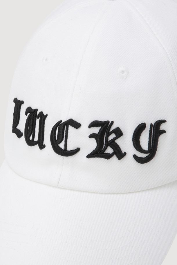 LUCKY CHOUETTE - 모자 - Lettering Ball Cap (white)