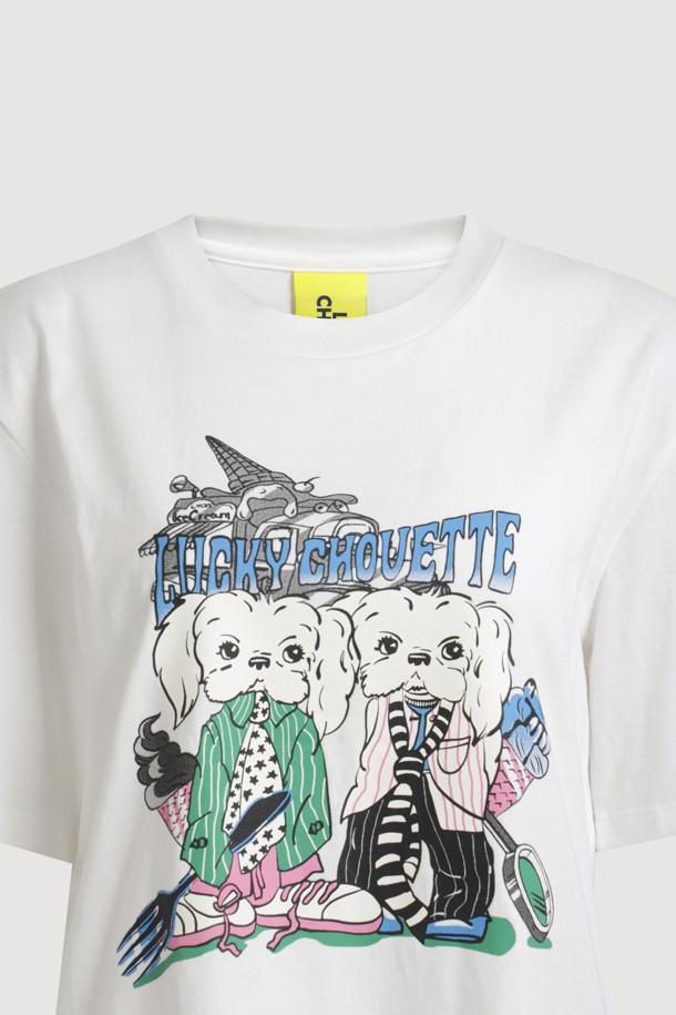 강아지 프린팅 반소매 티셔츠는 캐주얼하고 미니멀한 스타일을 연출하기에 좋은 아이템입니다. 부드러운 면 소재로 제작되어 얇고 가벼워 봄, 여름철에 시원하게 착용할 수 있습니다. 라운드넥 디자인과 레귤러핏으로 편안한 착용감을 선사하며, 일상생활과 산책룩, 동네 마실룩 등 다양한 TPO에 활용하기 좋습니다. 귀여운 강아지 패턴이 돋보이며, 리브 짜임 넥라인으로 깔끔한 마무리를 더했습니다. 공용으로 착용 가능하여 남녀노소 누구나 즐겨 입을 수 있습니다.
