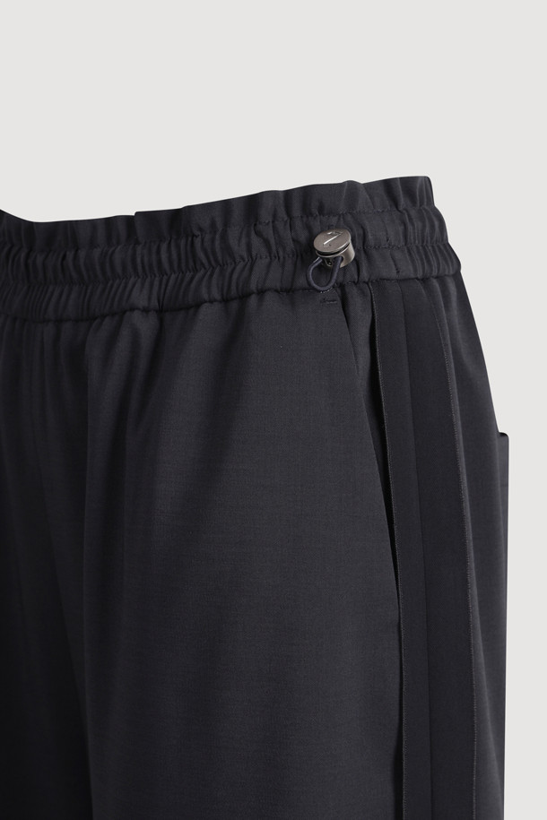 LUCKY CHOUETTE - 롱/미디팬츠 - Side Colored Banding Pants (dark grey)