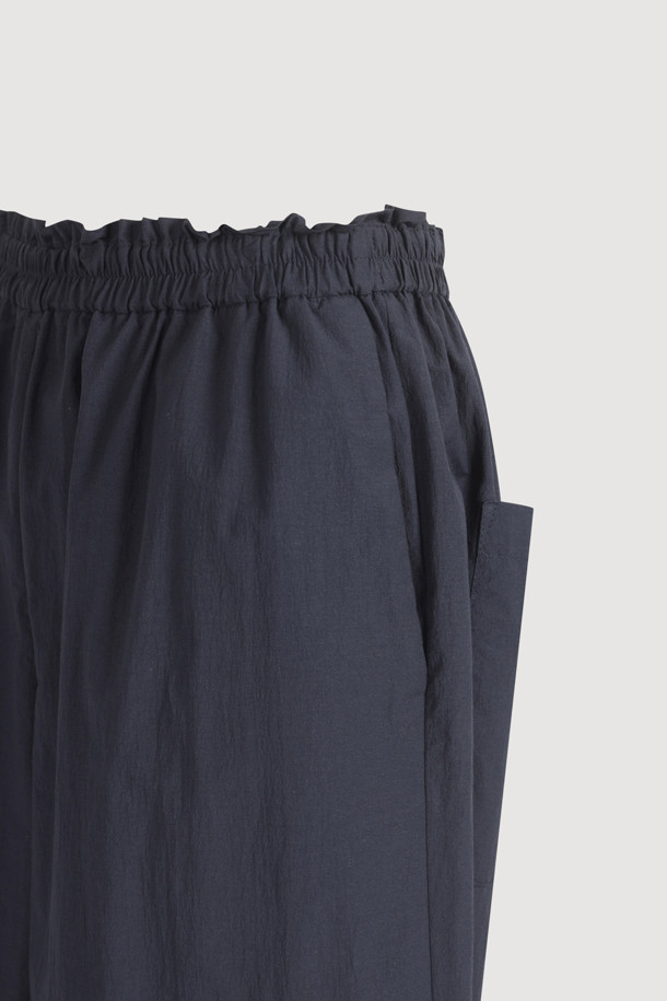 LUCKY CHOUETTE - 롱/미디팬츠 - Frill Point Banding Pants (dark navy)