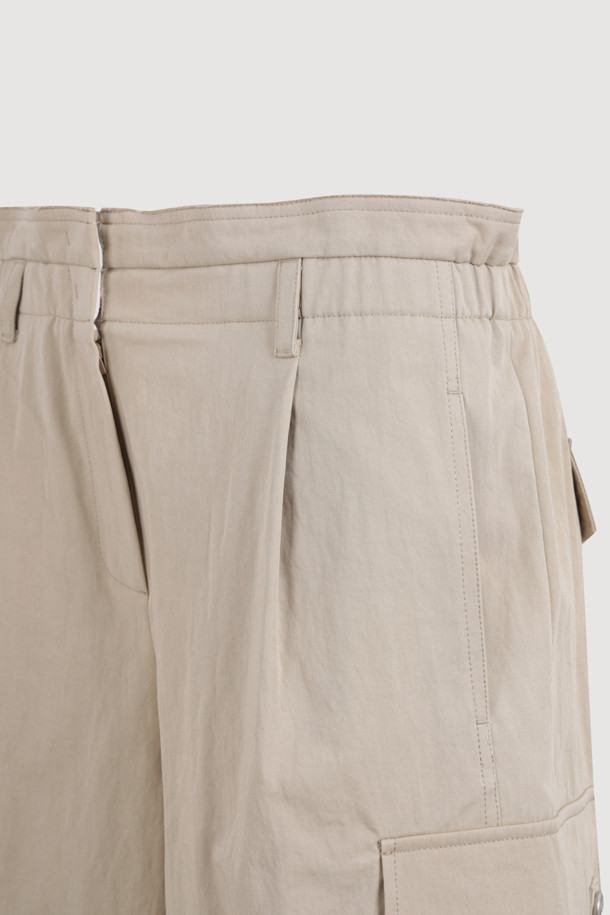 LUCKY CHOUETTE - 쇼트팬츠 - [Atelier] Pocket Point Back Banding Midi Shorts (beige)