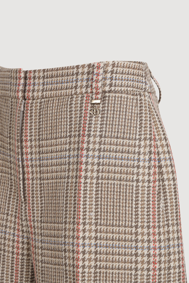 LUCKY CHOUETTE - 쇼트팬츠 - Emblem Point Checkered Shorts (beige)