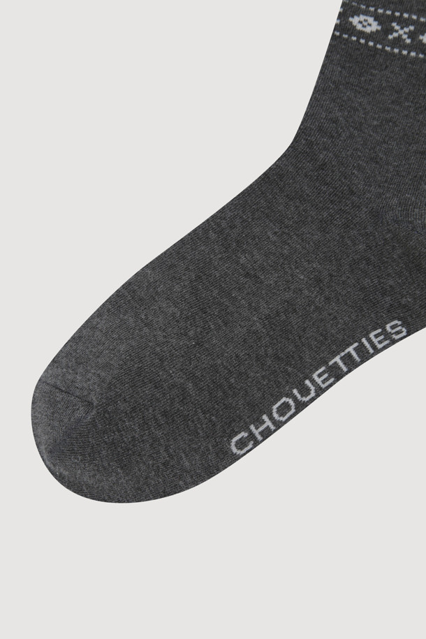 럭키슈에뜨의 Chouetties (슈에티) 노르딕 패턴 양말 (그레이)입니다. 면 소재로 제작되어 편안한 착용감을 선사하며, 사계절 내내 활용하기 좋습니다. 캐주얼 및 미니멀 스타일에 잘 어울리며, 일상에서 데일리하게 착용하기 좋습니다. 노르딕 패턴과 럭키슈에뜨 로고, 달 모티브 레터링 디자인이 특징입니다. 심플하면서도 포인트를 더해주는 디자인으로 다양한 룩에 매치하기 좋습니다.
