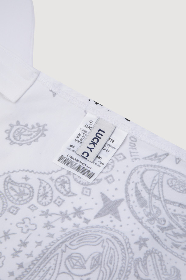 페이즐리 스카프 캡(화이트)은 캐주얼, 스트리트, 미니멀 스타일을 즐겨 입는 분들을 위한 모자입니다. 부드러운 화이트 컬러 바탕에 페이즐리 무늬가 포인트로 들어가 있으며, 챙 부분에는 레터링 자수가 더해져 유니크한 디자인을 자랑합니다. 스카프는 투웨이 연출이 가능하여 다양한 스타일을 연출할 수 있으며, 동네 마실룩이나 산책룩에 툭 걸치기 좋습니다. 일상에서 개성 있는 포인트를 더하고 싶을 때 활용해보세요.
