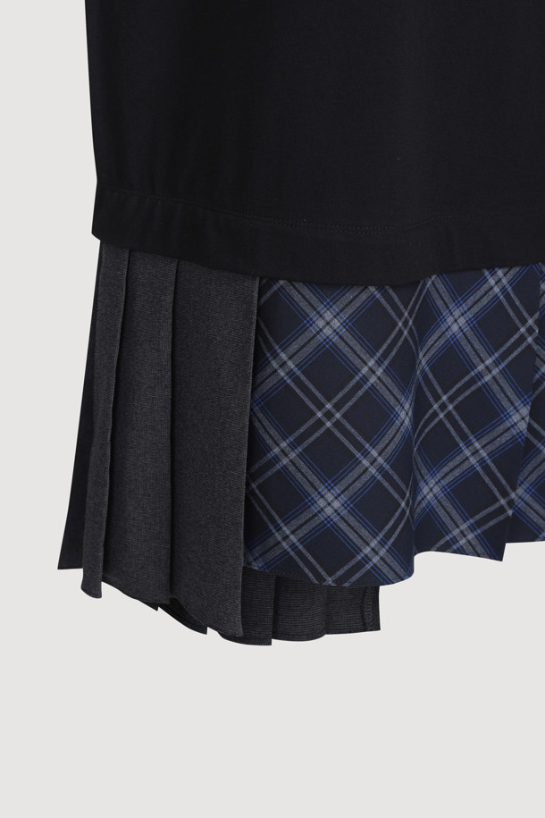 LUCKY CHOUETTE - 반소매 원피스 - Pleats Texture Block Half Sleeve Jersey Dress (black)