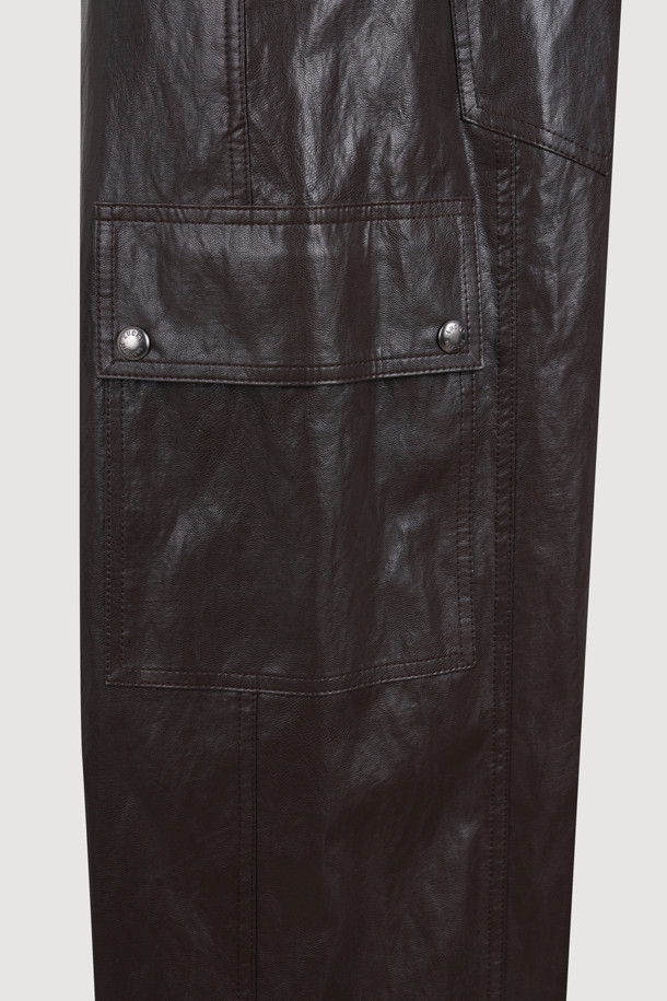 LUCKY CHOUETTE - 롱/미디팬츠 - Pocket Point Fake Leather Pants (brown)