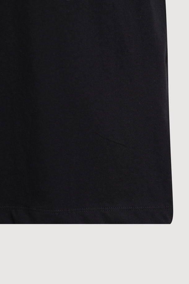 LUCKY CHOUETTE - 반소매 티셔츠 - Emblem Point Slim Fit Half Sleeve T-shirt (black)