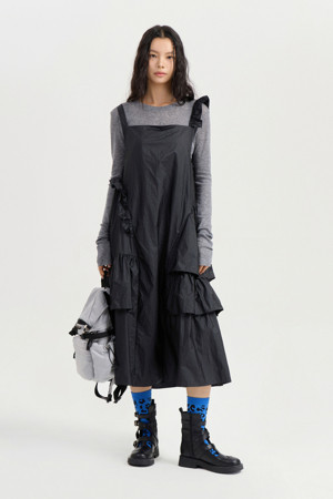 Ruffle Point Sleeveless Long Dress (black)