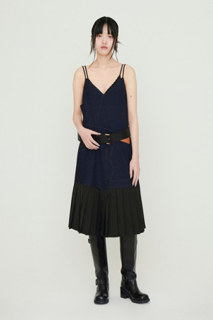 Pleats Colored Denim-Like Dress (dark navy)