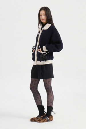 Tuck Point Solid Shorts (black)