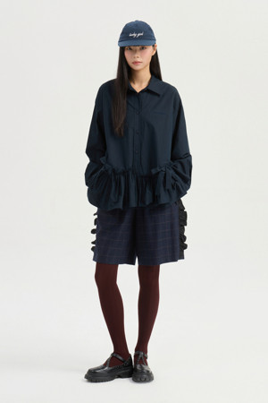 Frill Point Check Midi Shorts (navy)