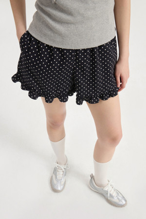 Chouetties by LUCKY CHOUETTE_Frill Shorts (black)