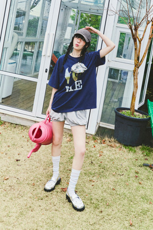 Chouetties by LUCKY CHOUETTE_Graphic Half Sleeve T-shirt (navy)