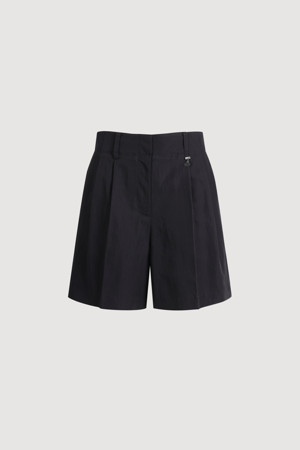 Two Tuck Shorts