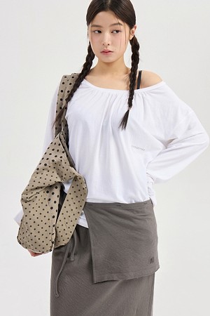 Chouetties by LUCKY CHOUETTE_Shirring Neck Long Sleeve T-Shirt (white)