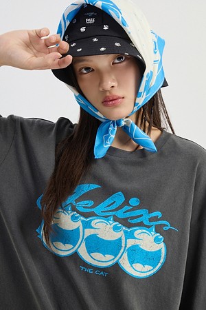 [FELIX X LUCKY CHOUETTE] Graphic Loose Fit Short Sleeve T-Shirt (grey)