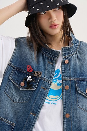 [Re-Order] [FELIX X LUCKY CHOUETTE] Graphic Loose Fit Short Sleeve T-Shirt (ivory)