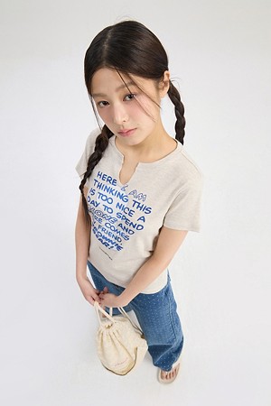 [CASPER X CHOUETTIES] Lettering Graphic Neck Slit Slim Fit T-Shirt (otmeal)