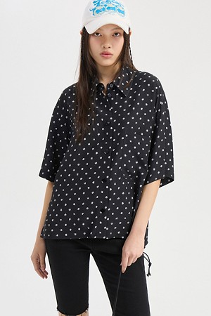 [FELIX X LUCKY CHOUETTE] Print Shirt Type Blouse (black)