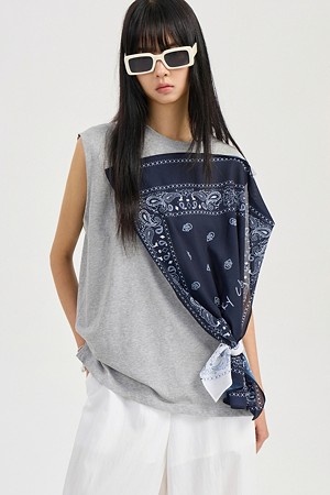 Bandana Print Mix Sleeveless T-shirt (melange grey)