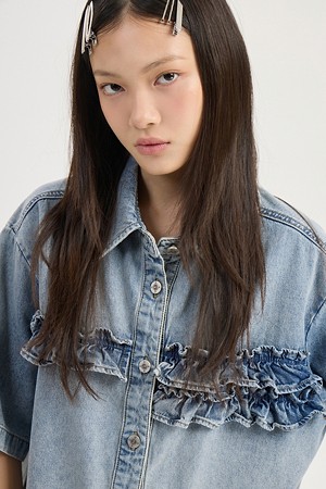 Ruffle Point Denim Blouse (blue)