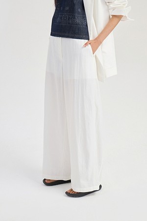 Curve Fit Pants (white)
