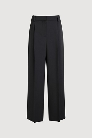 One Tuck Long Pants