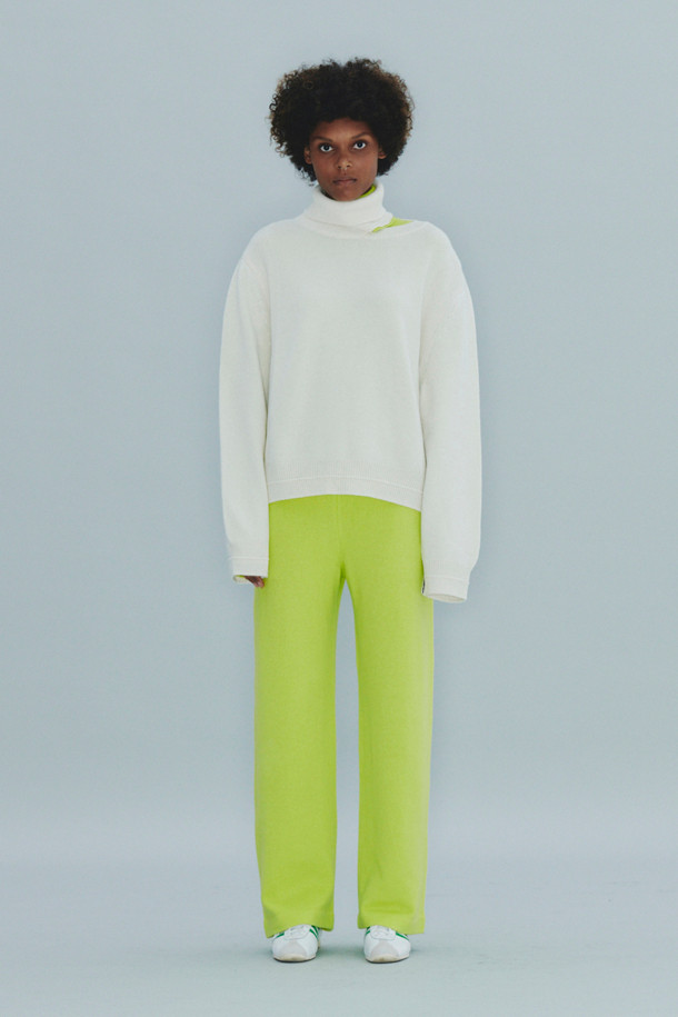 LE CASHMERE - 스웨터 - Cut-out Turtleneck