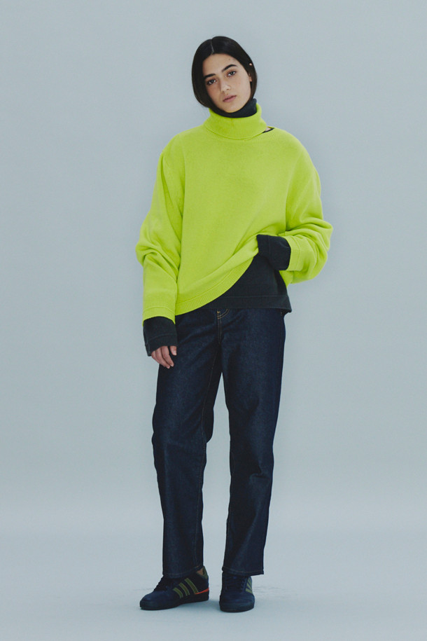 LE CASHMERE - 스웨터 - Cut-out Turtleneck