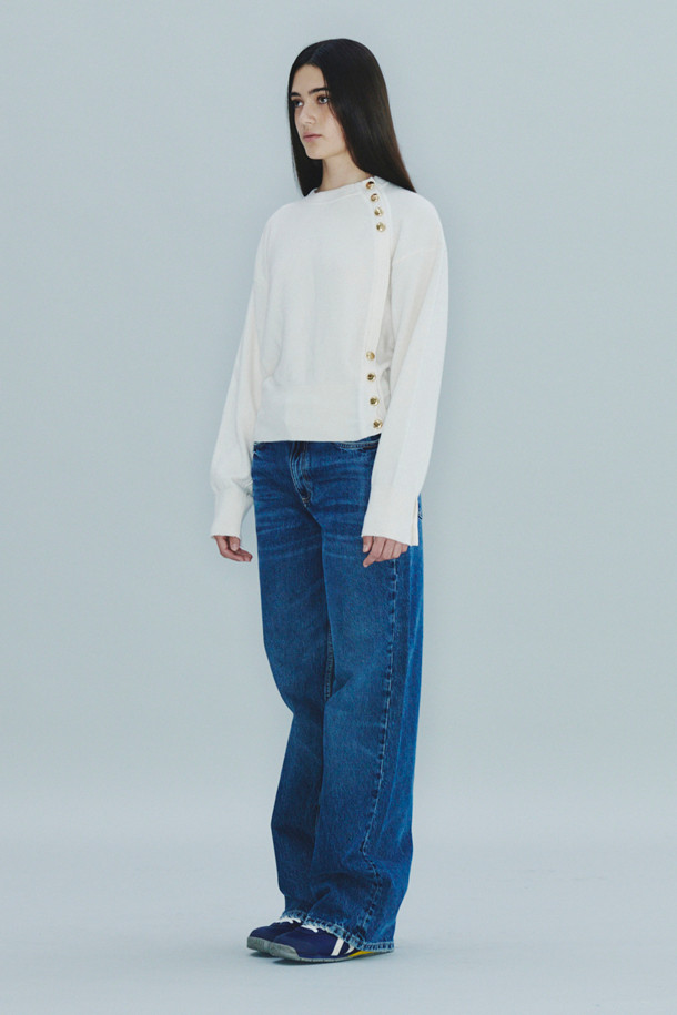 LE CASHMERE - 스웨터 - Side Button Sweater