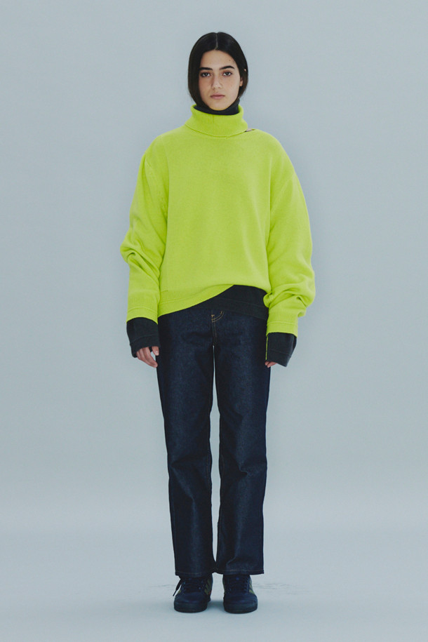 LE CASHMERE - 스웨터 - Cut-out Turtleneck