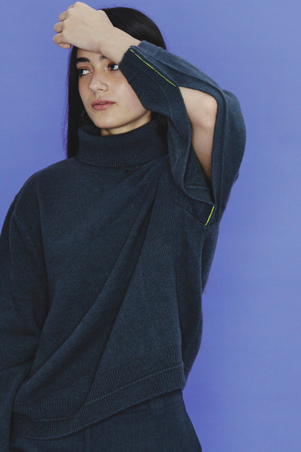 LE CASHMERE - 니트/가디건 - Cut-out Turtleneck