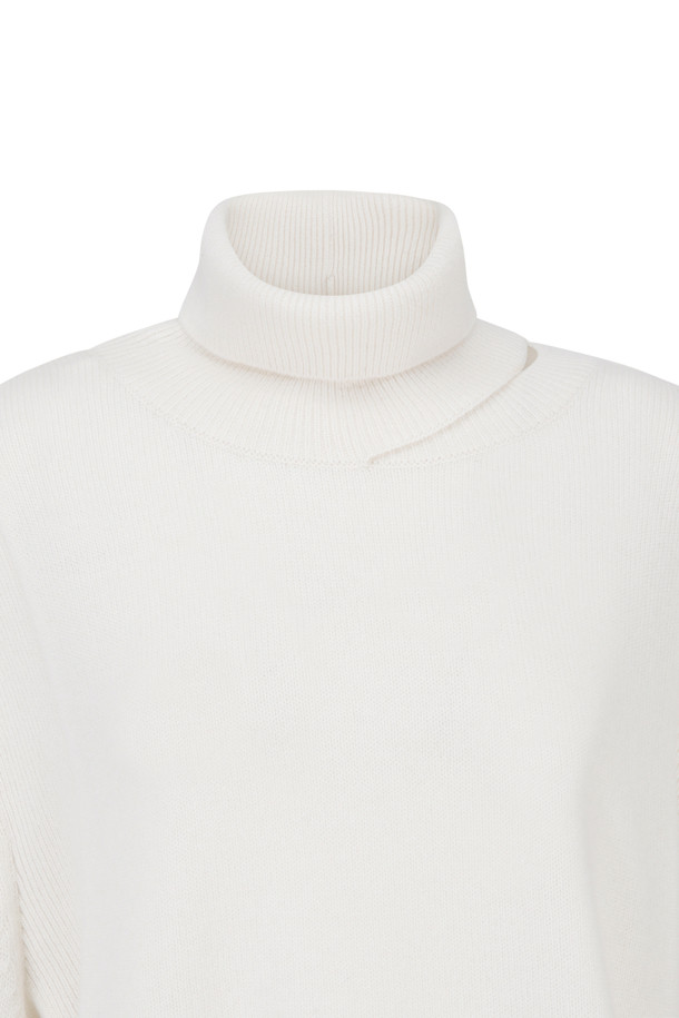 LE CASHMERE - 스웨터 - Cut-out Turtleneck