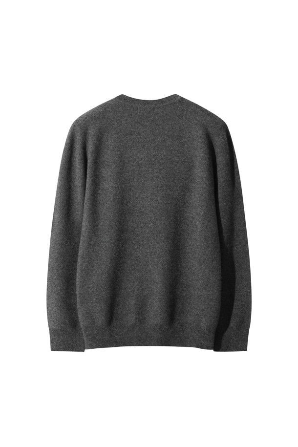 다크 그레이 컬러의 캐시미어 남성 스웨터입니다. 부드러운 촉감의 캐시미어 소재로 제작되어 가을과 겨울, 쌀쌀한 날씨에도 따뜻하게 입을 수 있습니다. 베이직한 스타일의 레귤러핏 라운드넥 디자인으로, 12게이지 양두 조직과 넥, 소매 부분의 1X1 립 조직이 특징입니다. 늘어짐 없는 탄탄한 착용감을 선사하며, 겨울 데일리룩, 데이트룩, 오피스룩 등 다양한 TPO에 활용하기 좋습니다. 클래식, 미니멀, 캐주얼 스타일을 즐기는 남성분들께 추천합니다.
