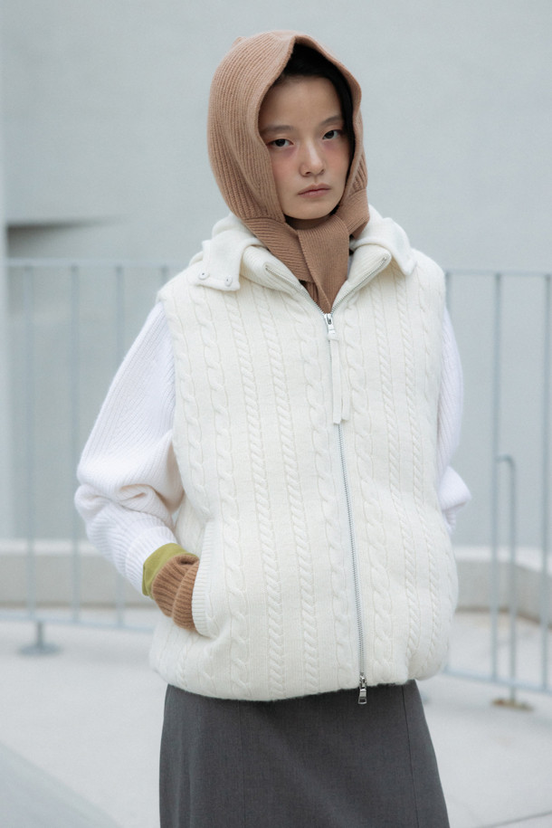 LE CASHMERE - 베스트 - Cashmere Cable Vest (White)