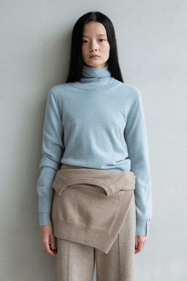 LE CASHMERE - 스웨터 - Essential Crew Sweater (Beige)