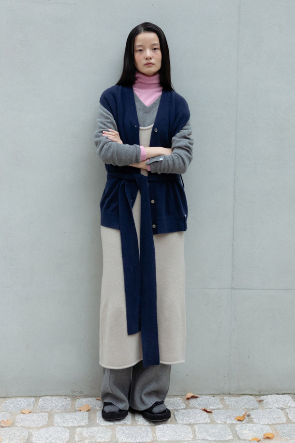 LE CASHMERE - 스웨터 - Essential High Neck Sweater (Pink)