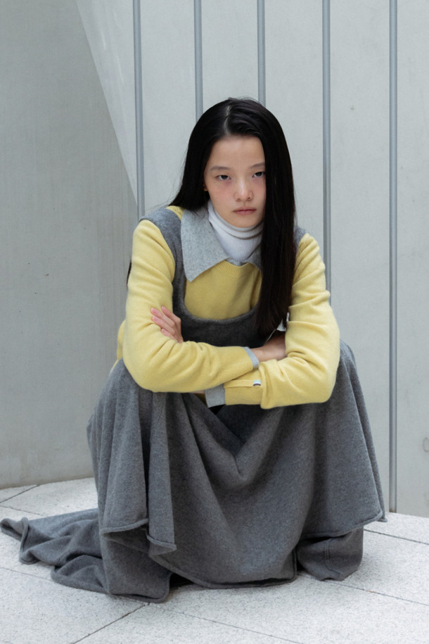 LE CASHMERE - 스웨터 - Essential High Neck Sweater (White)