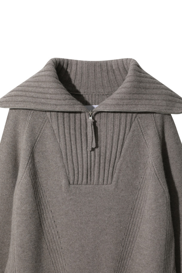 LE CASHMERE - 스웨터 - Wide Collar Sweater (Camel Beige)