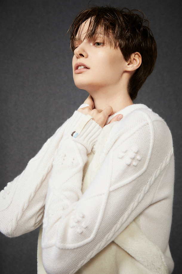 LE CASHMERE - 스웨터 - Eco Fur Cable Sweater (White)