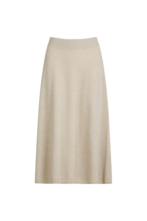 캐시미어 에센셜 스커트 (베이지)는 가을과 겨울, 미니멀하고 베이직한 스타일을 추구하는 여성들을 위한 플레어 스커트입니다. 부드러운 촉감의 캐시미어 소재로 제작되어 포근하고 편안한 착용감을 선사하며, 8게이지 플레인 조직과 홀가먼트 기법으로 봉제선 없이 깔끔한 실루엣을 연출합니다. 무릎을 덮는 기장감에 루즈핏으로 여유로운 착용감을 느낄 수 있으며, 밑단 1X1 립 조직으로 은은한 포인트를 더했습니다. 데일리룩, 카페룩, 모임룩 등 다양한 TPO에 맞춰 미니멀, 클래식, 시크한 스타일을 완성해보세요.
