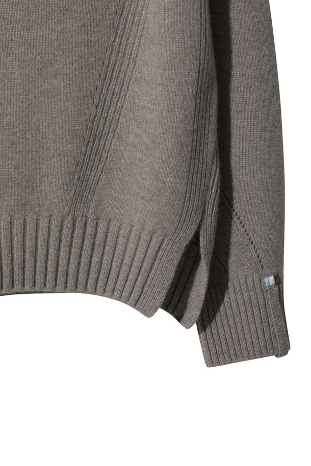 LE CASHMERE - 스웨터 - Wide Collar Sweater (Camel Beige)