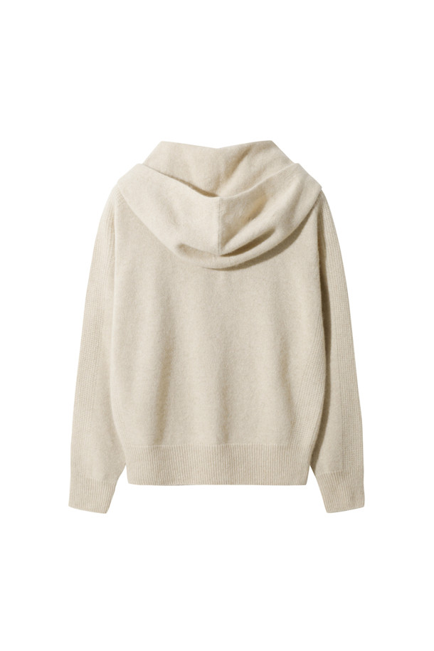 베이지 컬러의 캐시미어 여성 후디 풀오버입니다. 부드러운 촉감의 12게이지 플레인 조직 캐시미어 소재로 제작되었으며 , 레귤러 핏과 긴 소매 기장으로 편안하게 착용할 수 있습니다. 미니멀하고 베이직한 스타일로, 가을과 겨울철 데일리룩, 집콕룩, 산책룩 등 다양한 TPO에 활용하기 좋습니다. 후드 디자인과 소매/밑단 립 조직, 양 사이드 디테일이 특징이며, 두꺼운 두께감으로 따뜻함을 더합니다.
