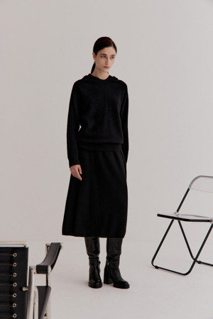 Cashmere Essential Skirt (Black)