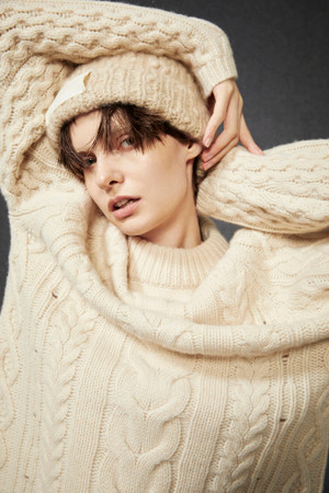 Cozy Cable Sweater (Beige)