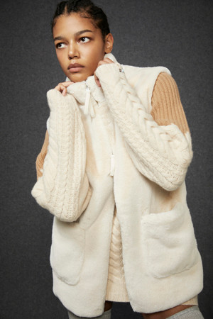 Eco Fur Knit Vest (White)